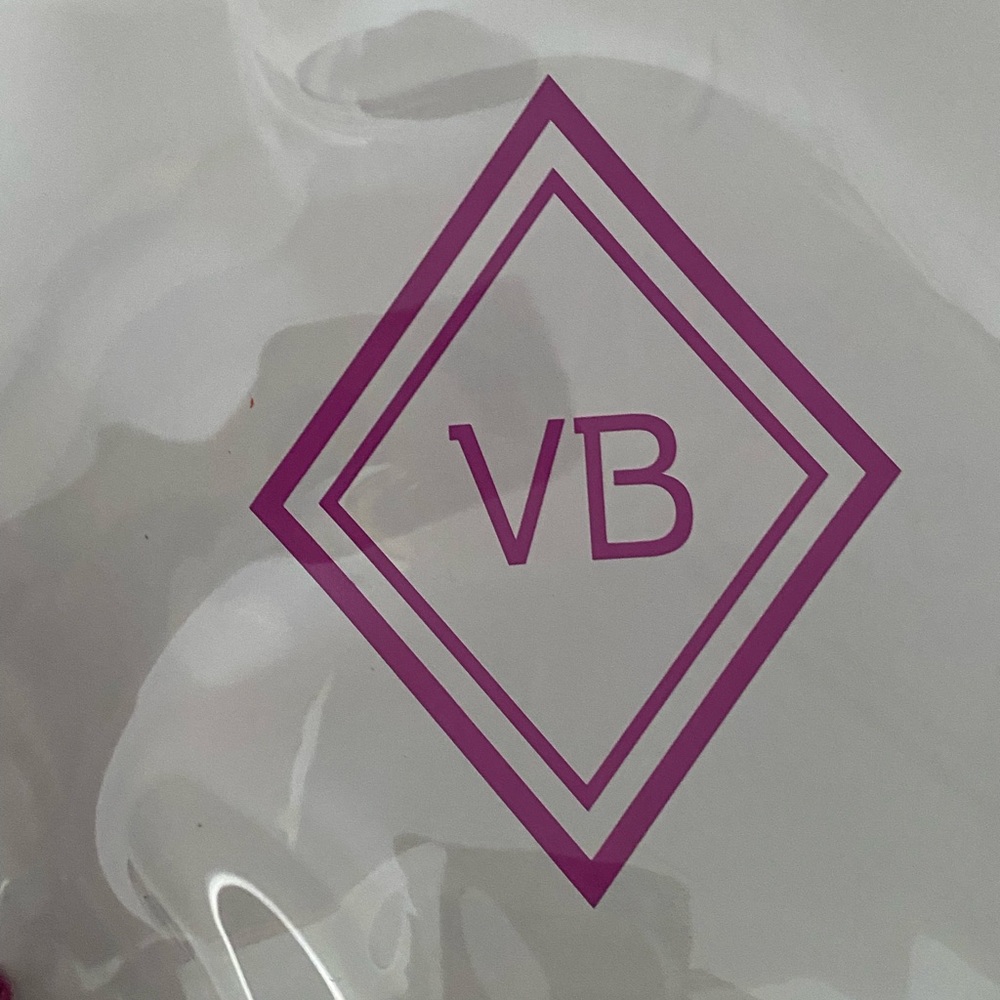 “Vera Bradley” Cosmetic Case- Clear: NWT- “Butterfly Bush Plum” Pattern - Picture 4 of 5